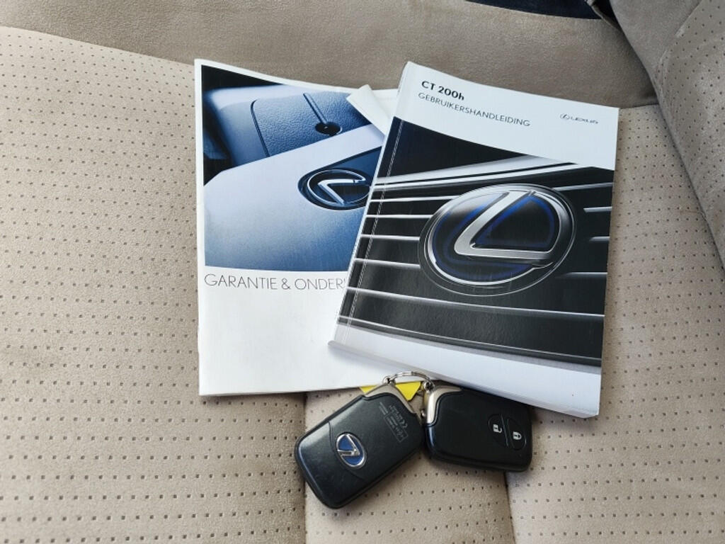 Lexus CT 200h Business Line | Sensoren v/a | Alcantara | Navi | Cruise Control - Image 43