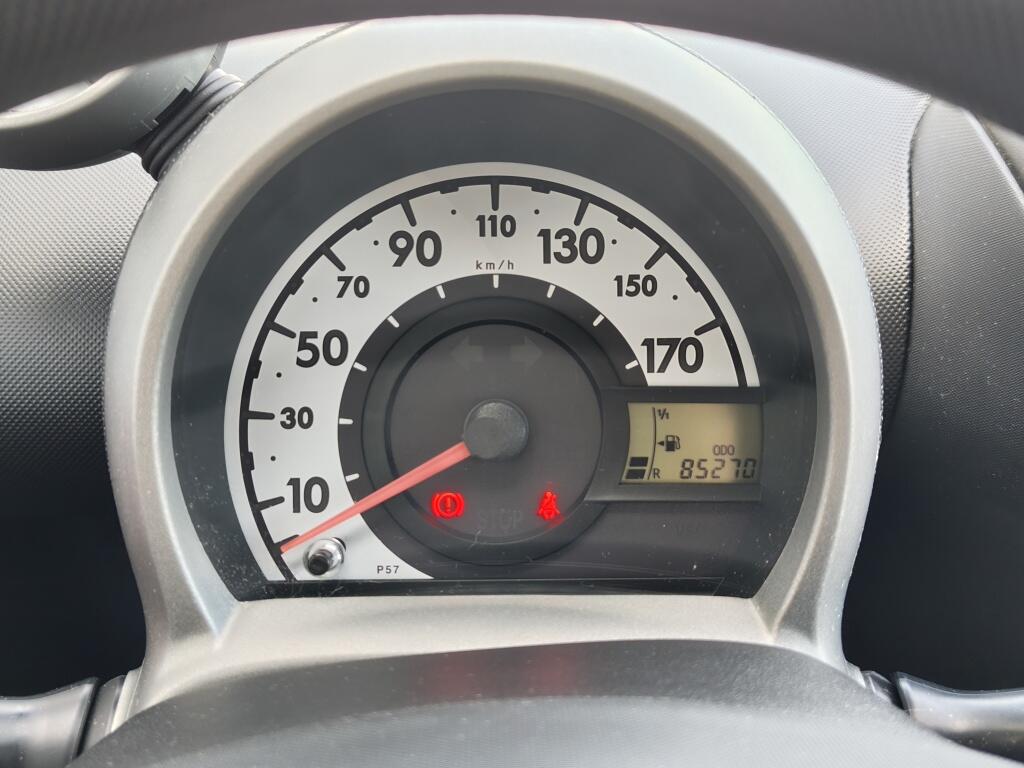 Peugeot 107 1.0 Access Accent | Toerenteller | Airco | Radio | Parrot Bluetooth - Image 11