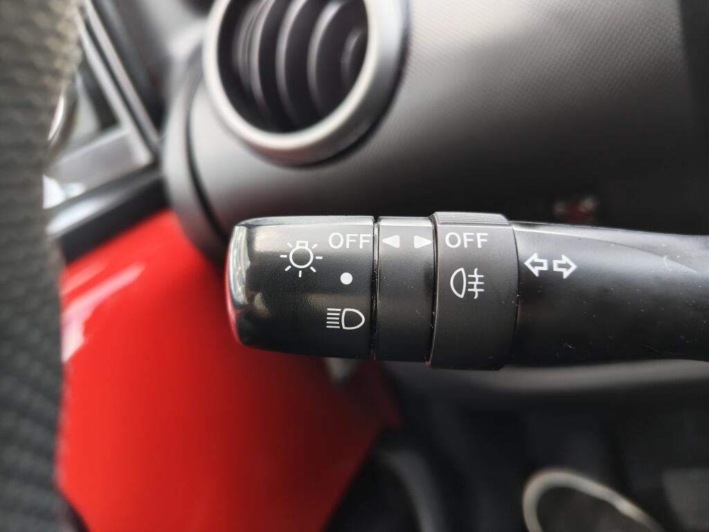 Peugeot 107 1.0 Access Accent | Toerenteller | Airco | Radio | Parrot Bluetooth - Image 12