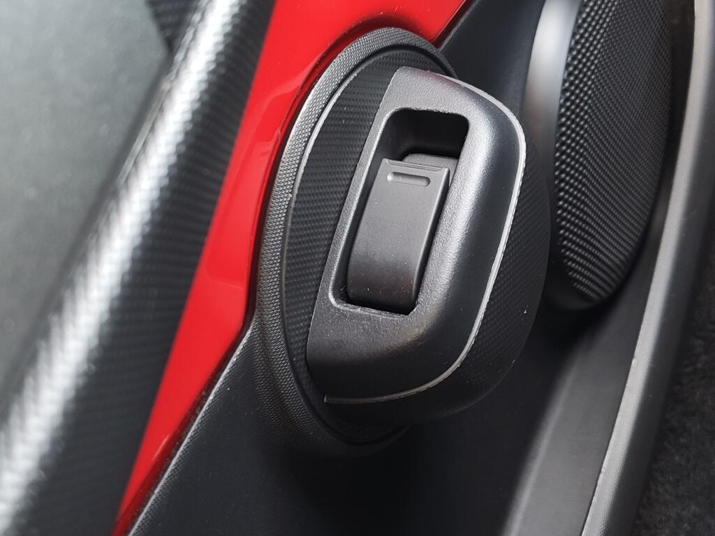 Peugeot 107 1.0 Access Accent | Toerenteller | Airco | Radio | Parrot Bluetooth - Image 18