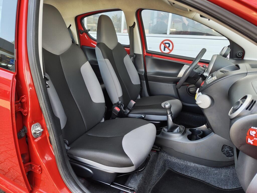 Peugeot 107 1.0 Access Accent | Toerenteller | Airco | Radio | Parrot Bluetooth - Image 21
