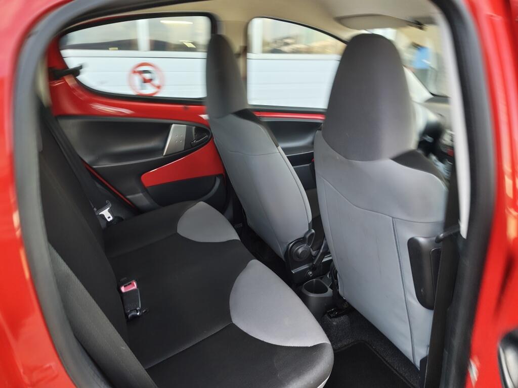 Peugeot 107 1.0 Access Accent | Toerenteller | Airco | Radio | Parrot Bluetooth - Image 22