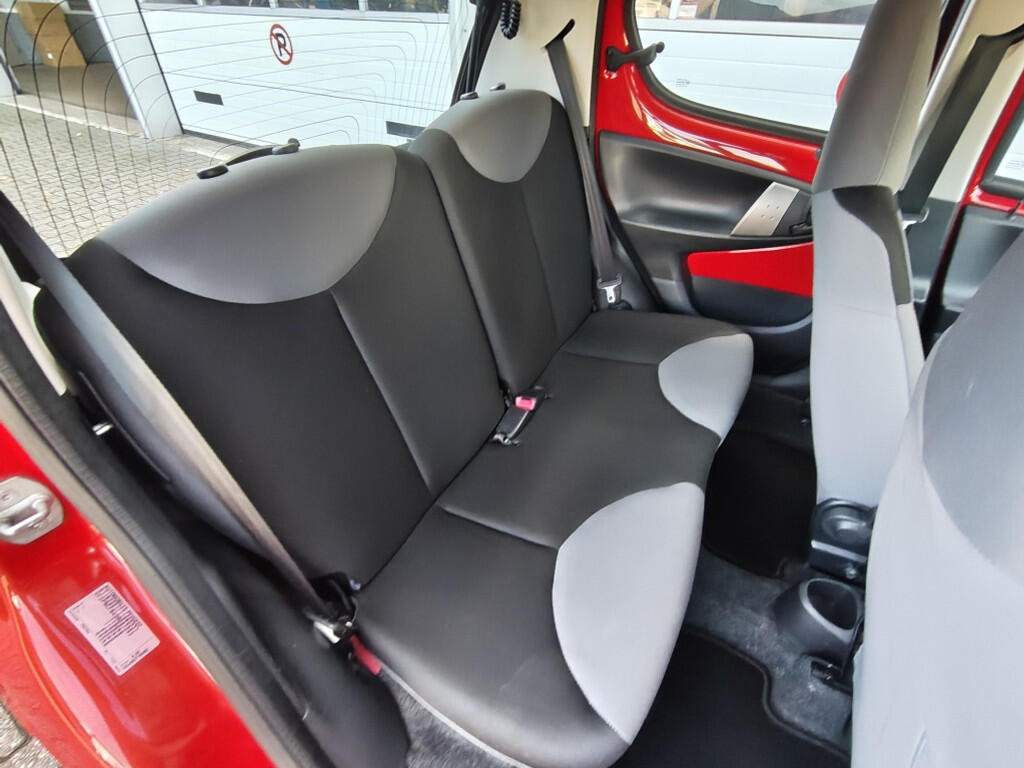 Peugeot 107 1.0 Access Accent | Toerenteller | Airco | Radio | Parrot Bluetooth - Image 23