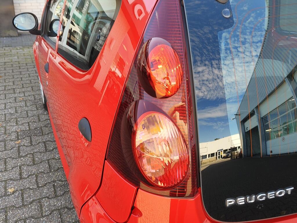 Peugeot 107 1.0 Access Accent | Toerenteller | Airco | Radio | Parrot Bluetooth - Image 27