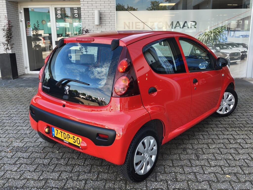 Peugeot 107 1.0 Access Accent | Toerenteller | Airco | Radio | Parrot Bluetooth - Image 4