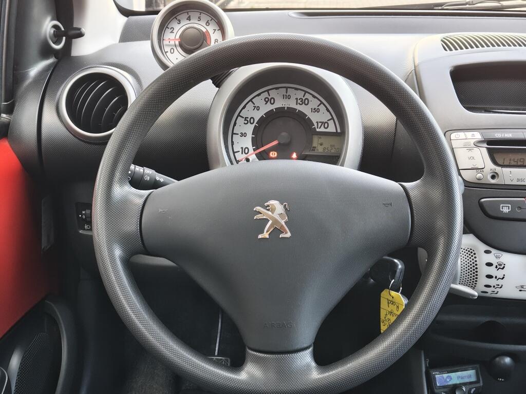 Peugeot 107 1.0 Access Accent | Toerenteller | Airco | Radio | Parrot Bluetooth - Image 9