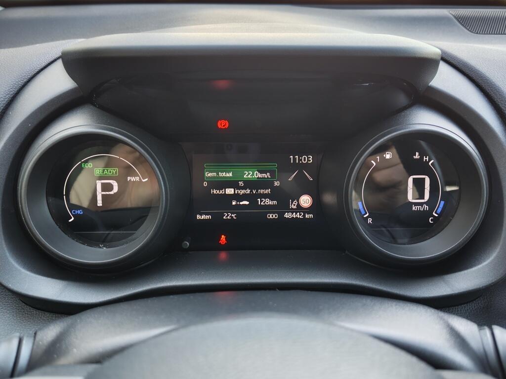 Toyota Yaris 1.5 Hybrid Dynamic | All season | Navi | Apple CarPlay/Android auto | - Image 10