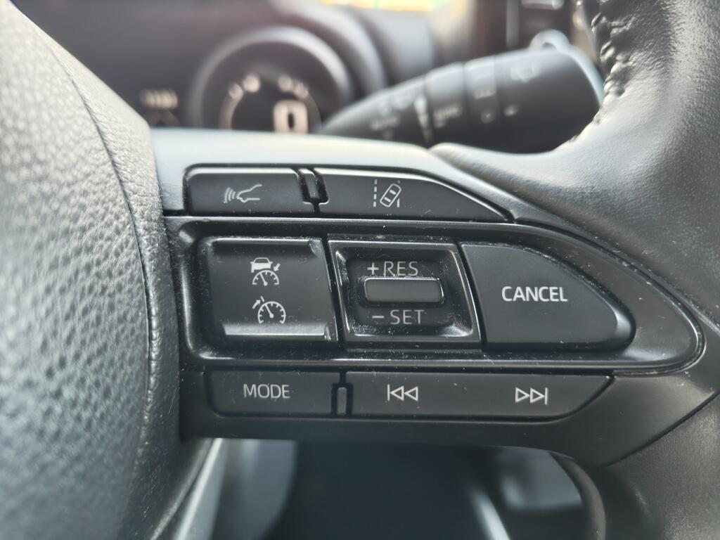 Toyota Yaris 1.5 Hybrid Dynamic | All season | Navi | Apple CarPlay/Android auto | - Image 14