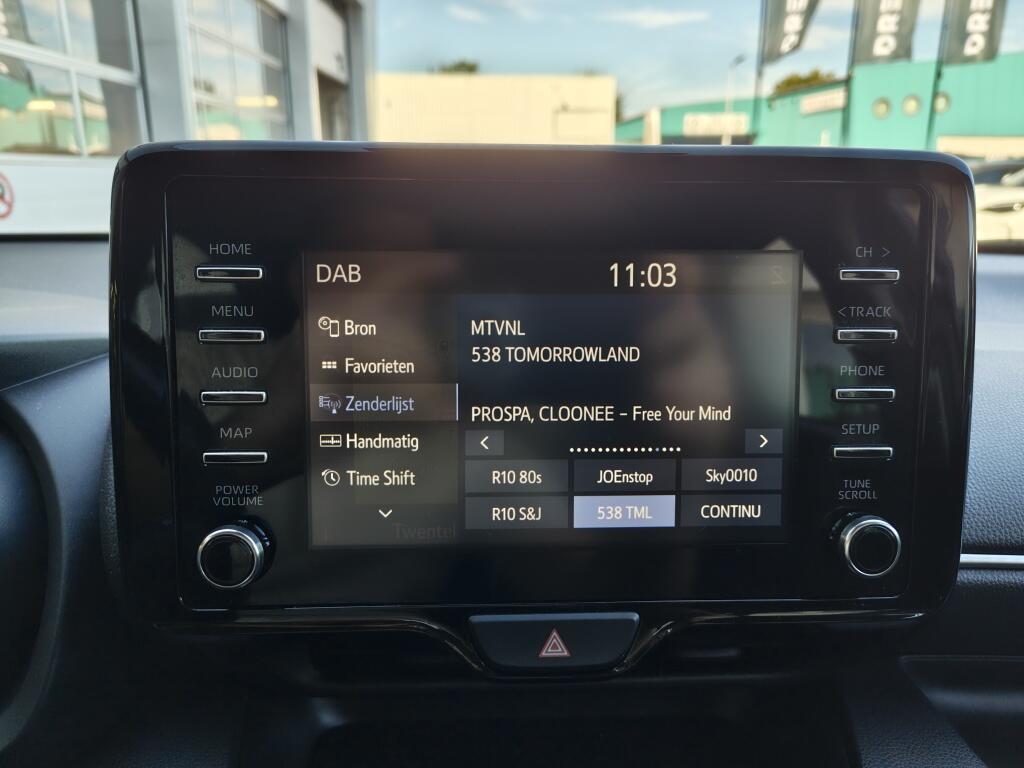 Toyota Yaris 1.5 Hybrid Dynamic | All season | Navi | Apple CarPlay/Android auto | - Image 15