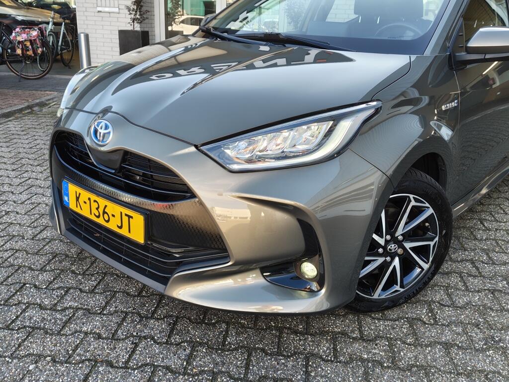 Toyota Yaris 1.5 Hybrid Dynamic | All season | Navi | Apple CarPlay/Android auto | - Image 2