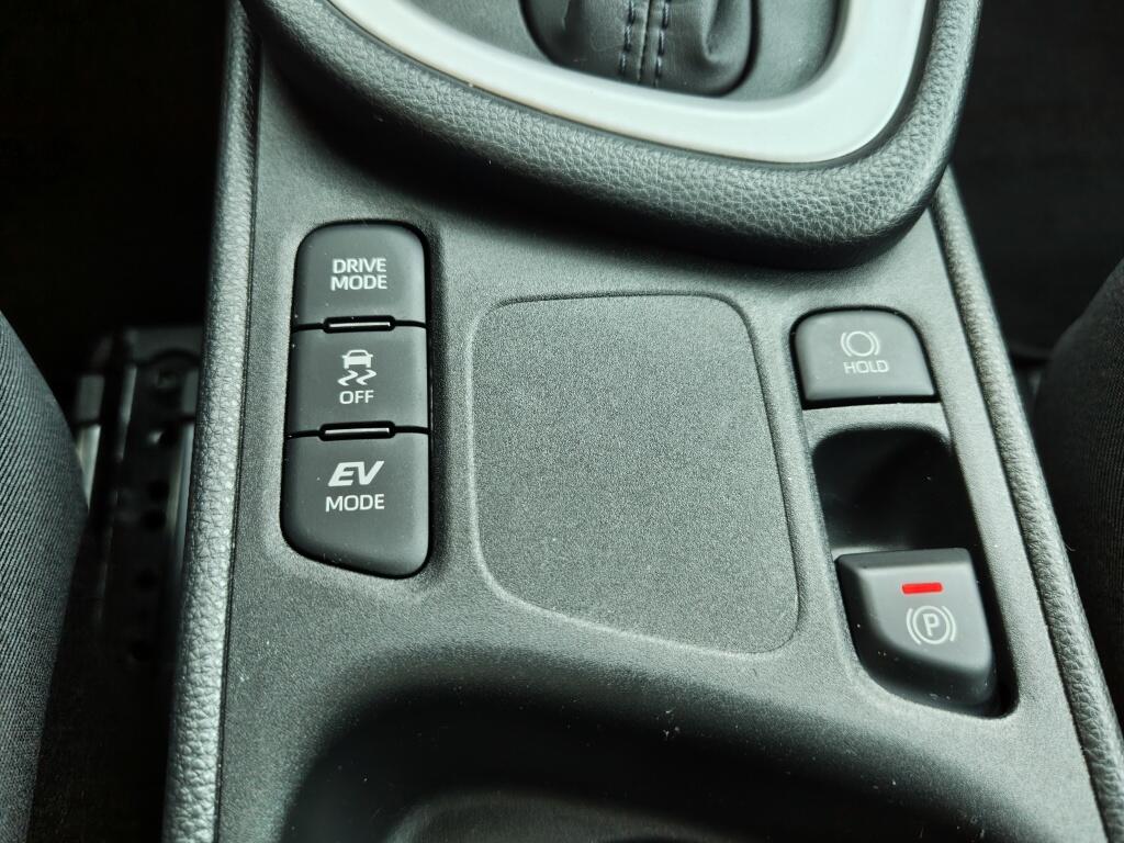 Toyota Yaris 1.5 Hybrid Dynamic | All season | Navi | Apple CarPlay/Android auto | - Image 21