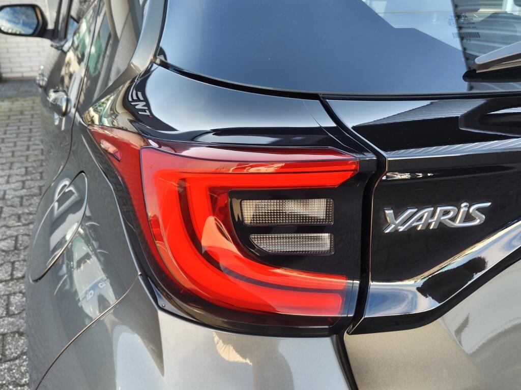 Toyota Yaris 1.5 Hybrid Dynamic | All season | Navi | Apple CarPlay/Android auto | - Image 33
