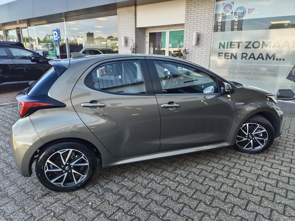 Toyota Yaris 1.5 Hybrid Dynamic | All season | Navi | Apple CarPlay/Android auto | - Image 5