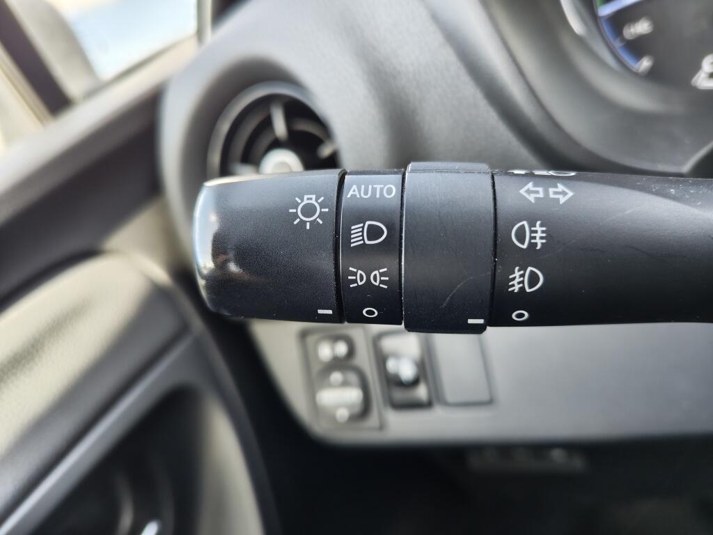 Toyota Yaris 1.5 Hybrid Design | Keyless Entry | Stoelverwarming | Cruise Control - Image 11