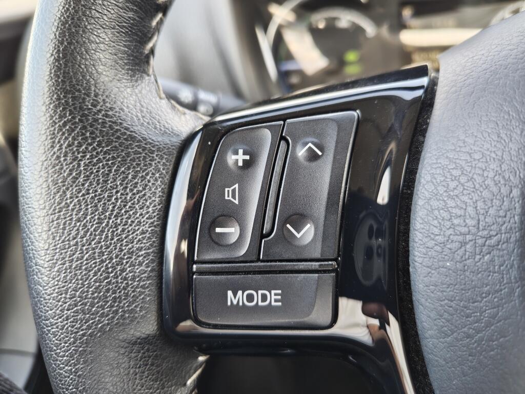 Toyota Yaris 1.5 Hybrid Design | Keyless Entry | Stoelverwarming | Cruise Control - Image 14
