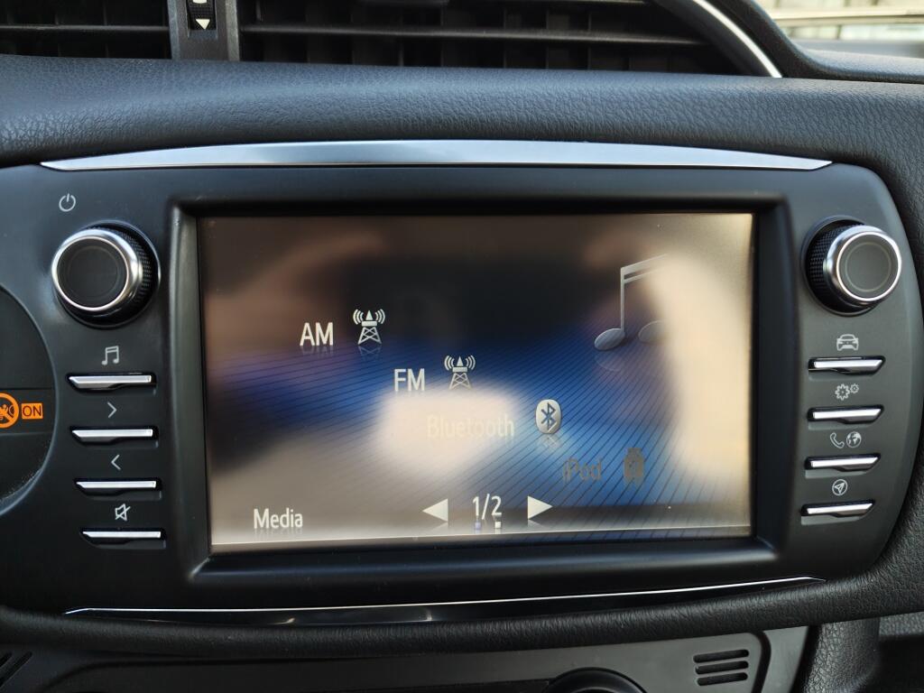 Toyota Yaris 1.5 Hybrid Design | Keyless Entry | Stoelverwarming | Cruise Control - Image 16