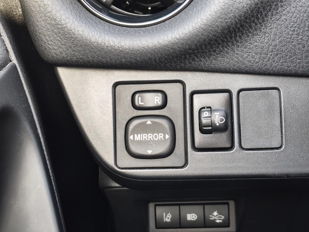 Toyota Yaris 1.5 Hybrid Design | Keyless Entry | Stoelverwarming | Cruise Control - Image 24