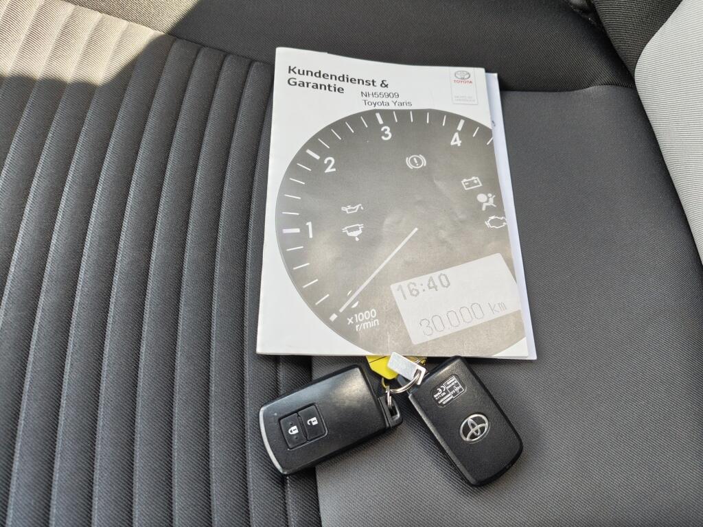 Toyota Yaris 1.5 Hybrid Design | Keyless Entry | Stoelverwarming | Cruise Control - Image 41