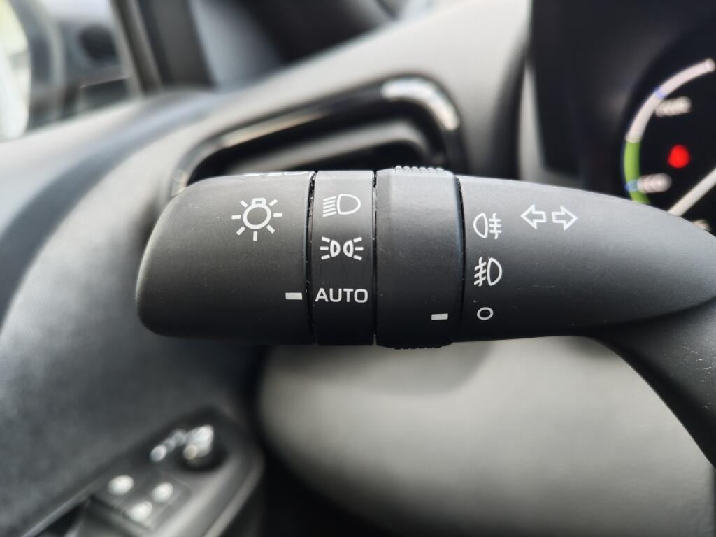 Toyota Yaris Cross 1.5 Hybrid Adventure | Trekhaak | El. Achterklep | All Seasons | Stoel & Stuurverwarming - Image 12