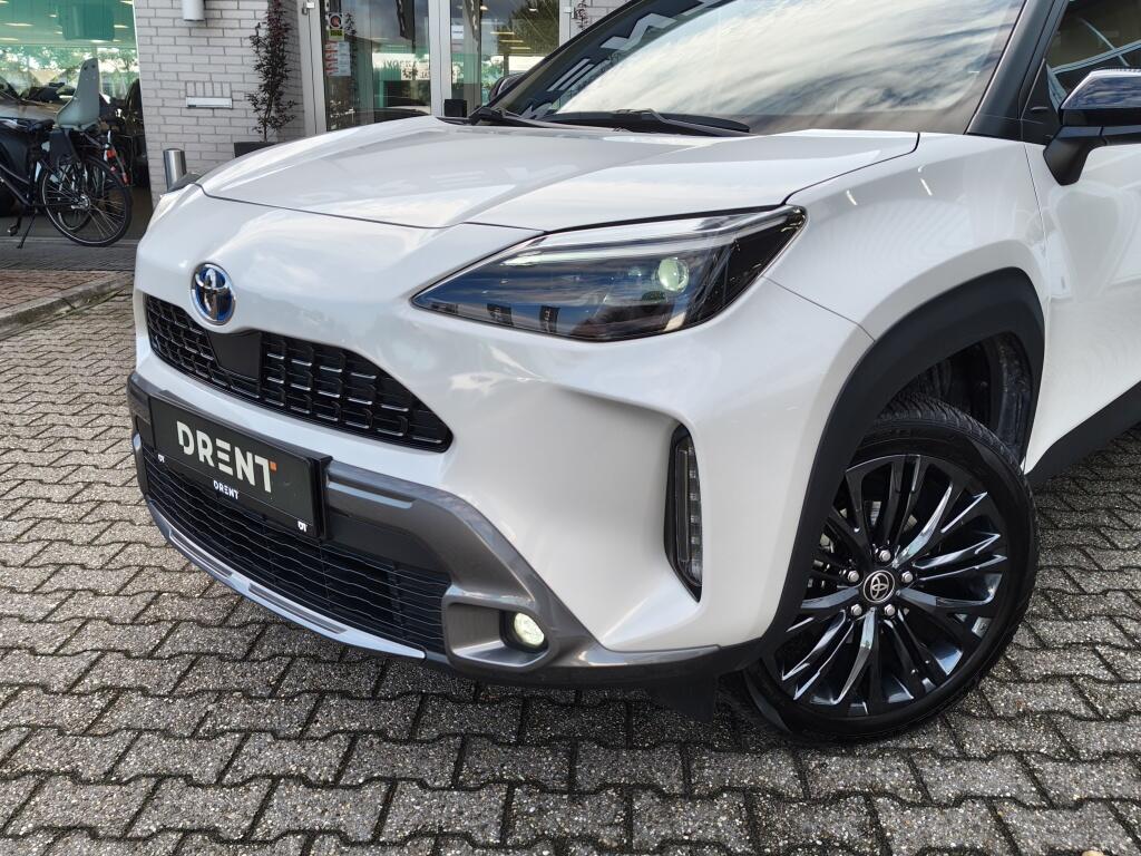 Toyota Yaris Cross 1.5 Hybrid Adventure | Trekhaak | El. Achterklep | All Seasons | Stoel & Stuurverwarming - Image 2