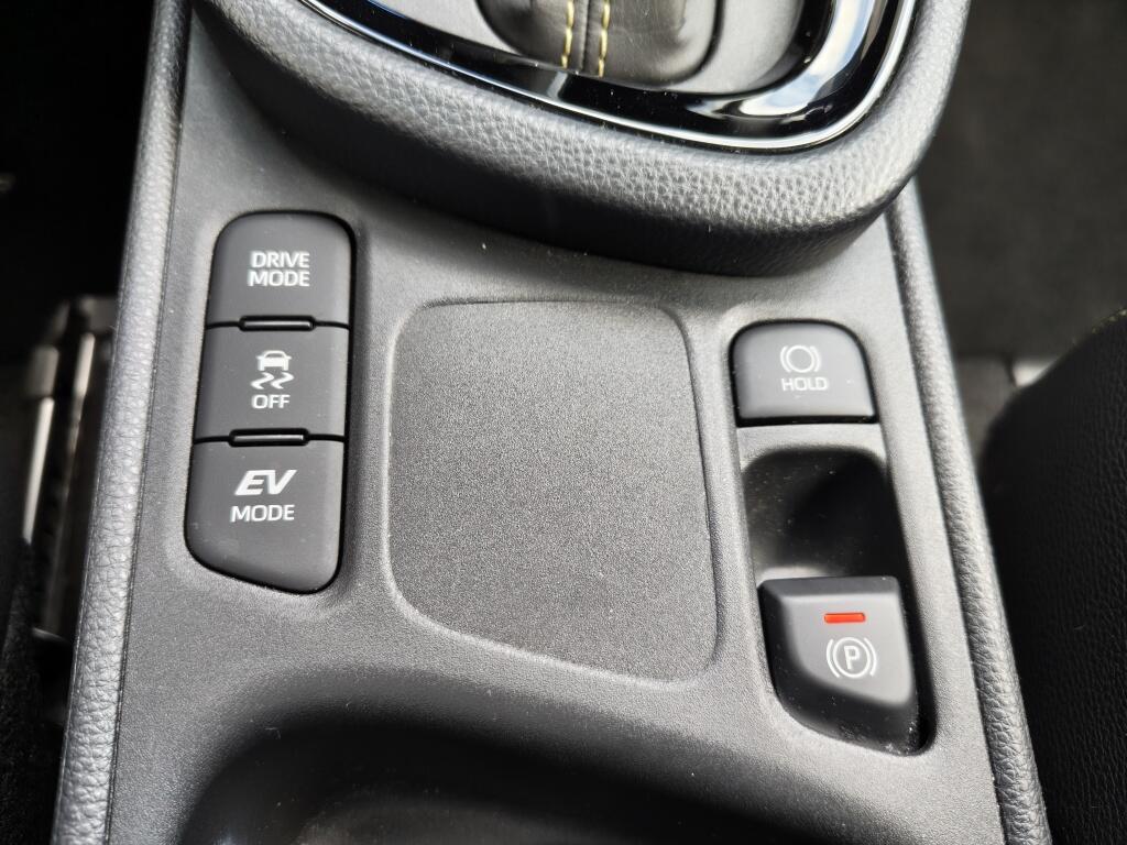Toyota Yaris Cross 1.5 Hybrid Adventure | Trekhaak | El. Achterklep | All Seasons | Stoel & Stuurverwarming - Image 23