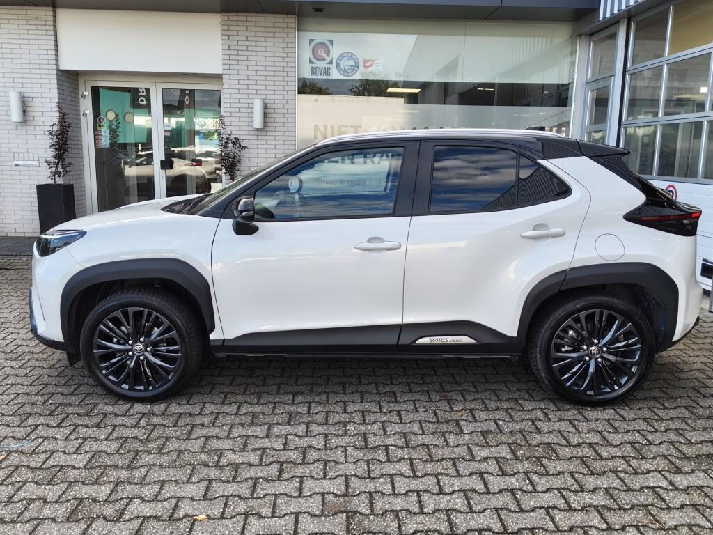 Toyota Yaris Cross 1.5 Hybrid Adventure | Trekhaak | El. Achterklep | All Seasons | Stoel & Stuurverwarming - Image 3