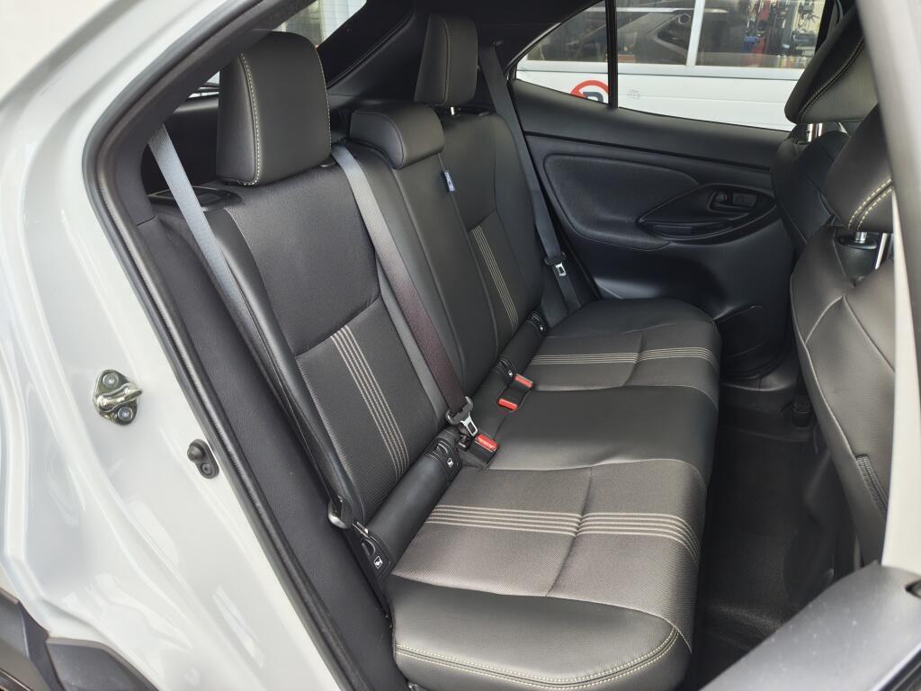 Toyota Yaris Cross 1.5 Hybrid Adventure | Trekhaak | El. Achterklep | All Seasons | Stoel & Stuurverwarming - Image 33