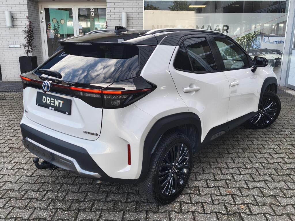 Toyota Yaris Cross 1.5 Hybrid Adventure | Trekhaak | El. Achterklep | All Seasons | Stoel & Stuurverwarming - Image 4