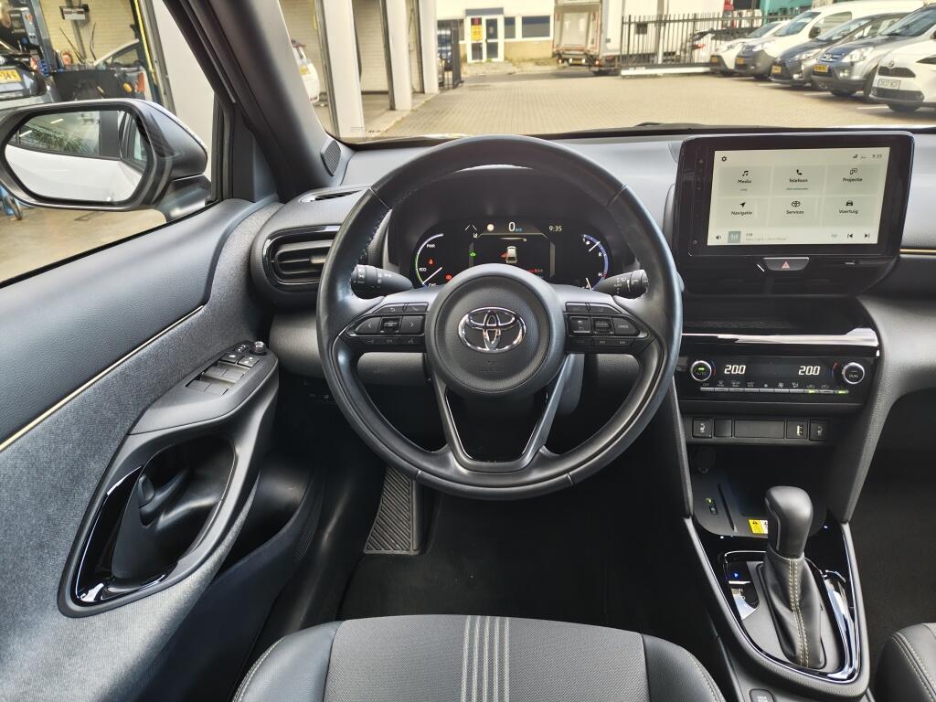 Toyota Yaris Cross 1.5 Hybrid Adventure | Trekhaak | El. Achterklep | All Seasons | Stoel & Stuurverwarming - Image 9