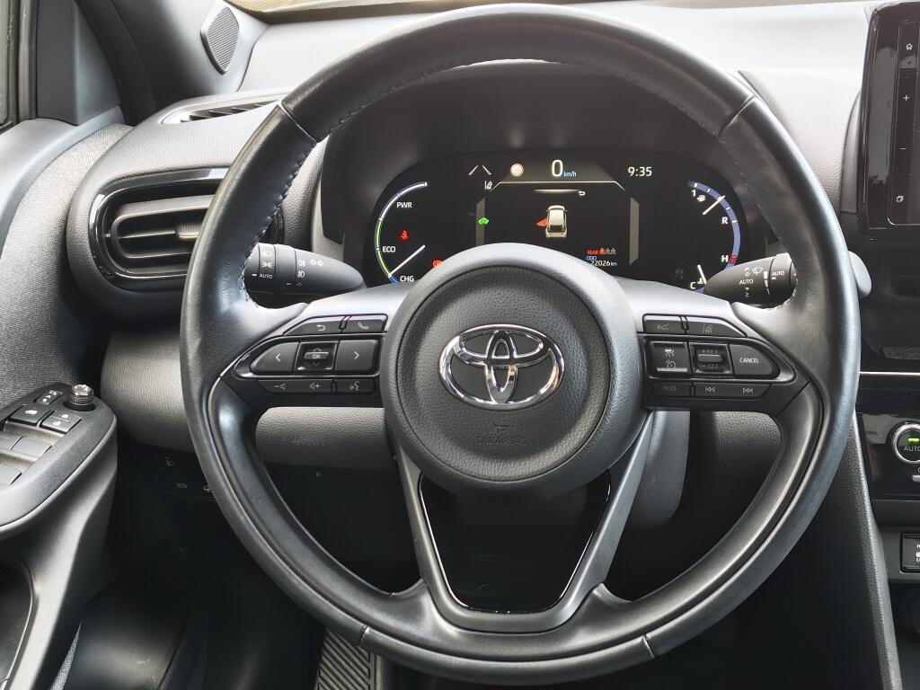 Toyota Yaris Cross 1.5 Hybrid Adventure | Trekhaak | El. Achterklep | All Seasons | Stoel & Stuurverwarming - Image 10