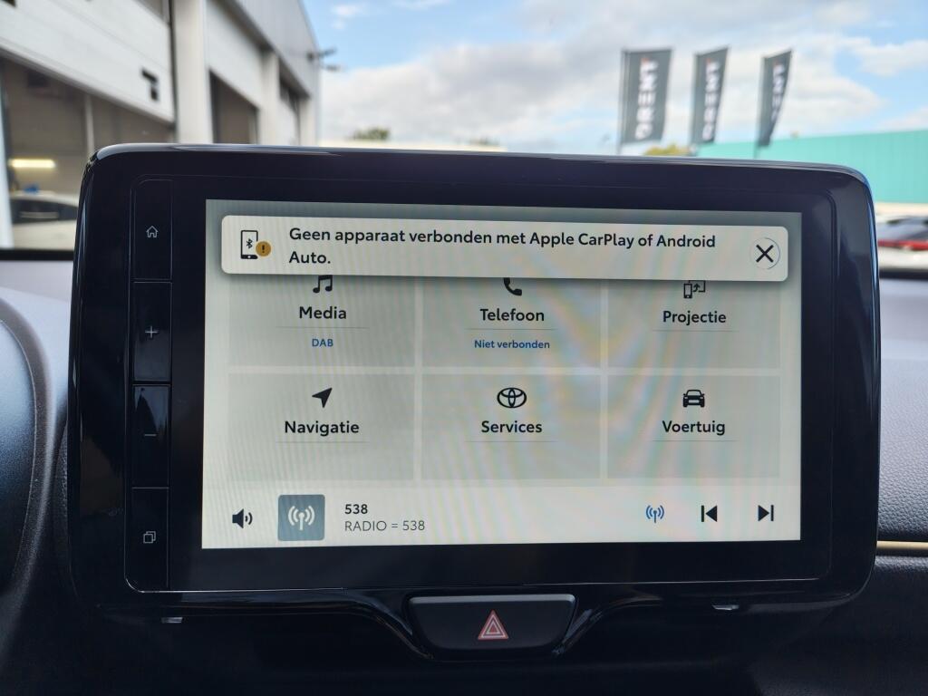 Toyota Yaris Cross 1.5 Hybrid Adventure | Trekhaak | El. Achterklep | All Seasons | Stoel & Stuurverwarming - Image 18