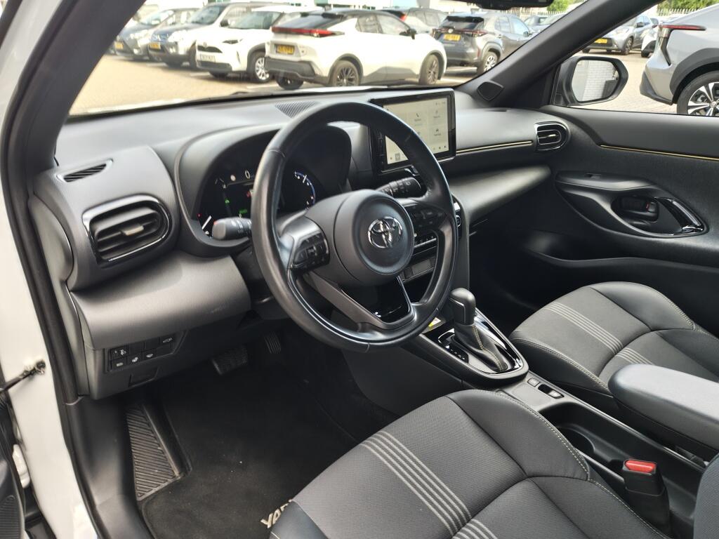 Toyota Yaris Cross 1.5 Hybrid Adventure | Trekhaak | El. Achterklep | All Seasons | Stoel & Stuurverwarming - Image 28