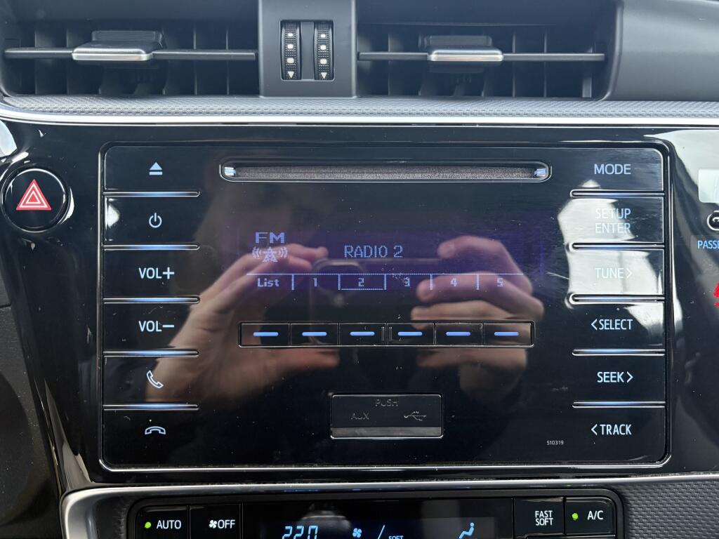 Toyota Auris 1.3 Now | Trekhaak | Bluetooth | Climate control | - Image 17