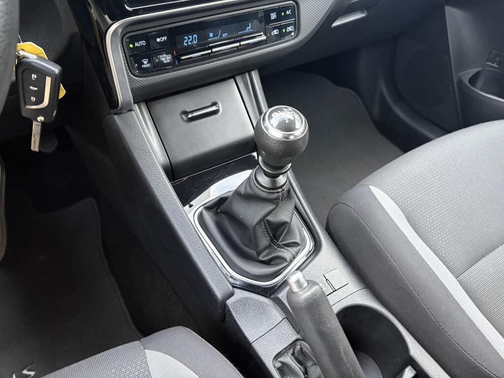 Toyota Auris 1.3 Now | Trekhaak | Bluetooth | Climate control | - Image 22