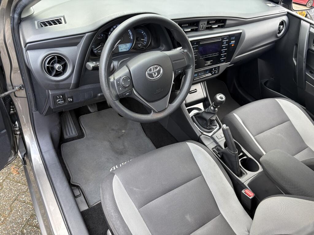 Toyota Auris 1.3 Now | Trekhaak | Bluetooth | Climate control | - Image 25