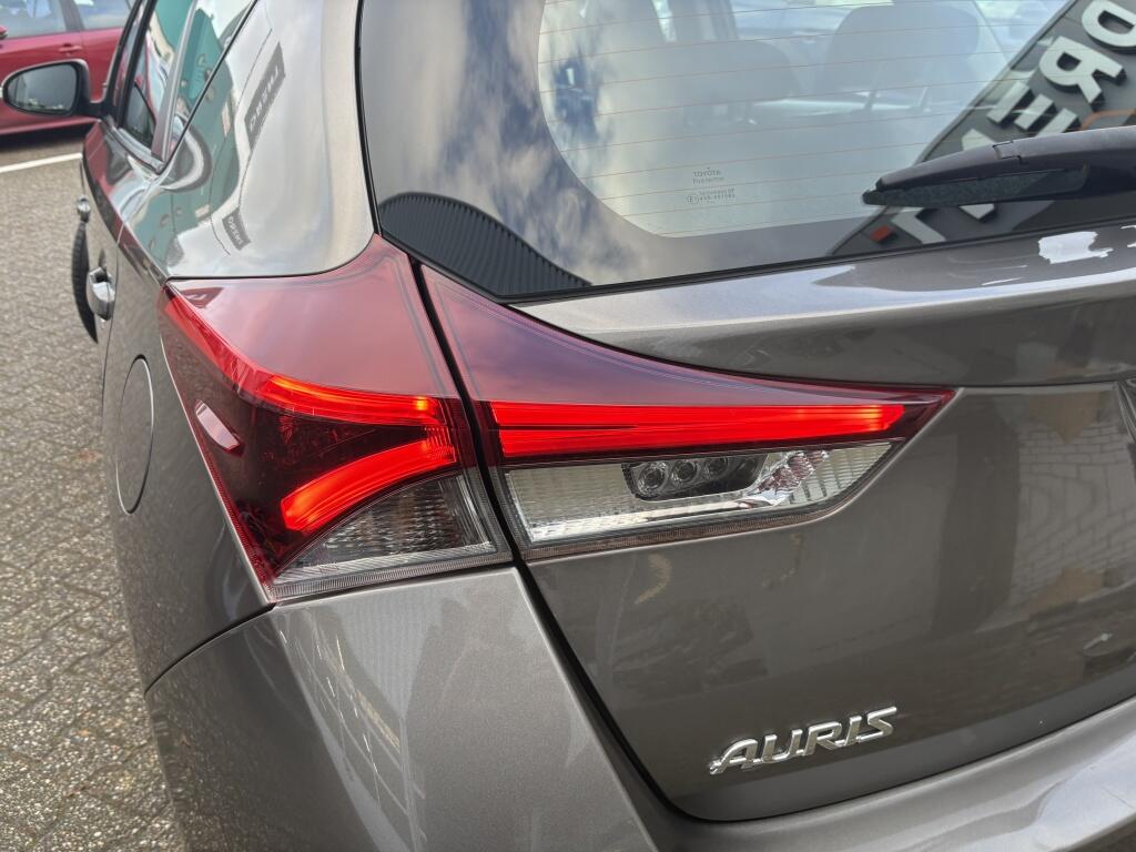 Toyota Auris 1.3 Now | Trekhaak | Bluetooth | Climate control | - Image 33