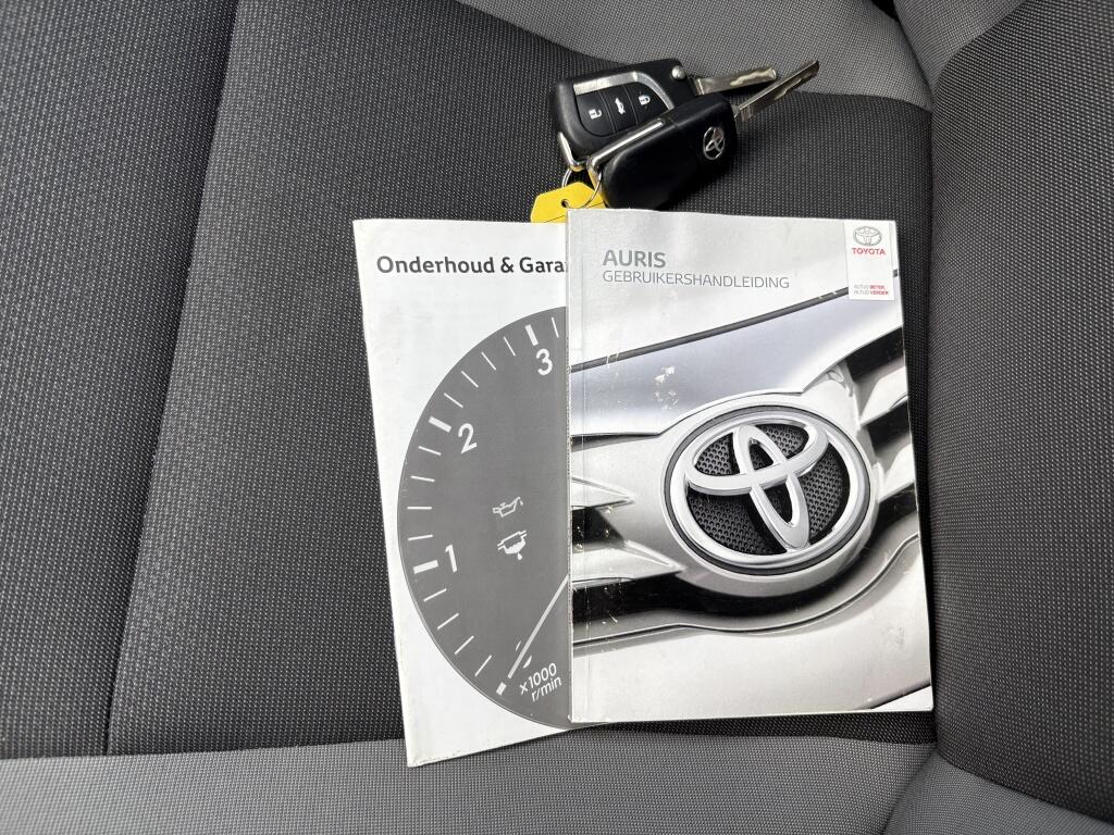 Toyota Auris 1.3 Now | Trekhaak | Bluetooth | Climate control | - Image 37
