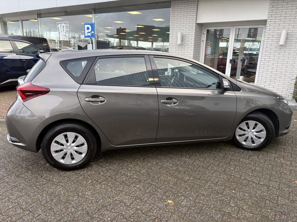 Toyota Auris 1.3 Now | Trekhaak | Bluetooth | Climate control | - Image 4
