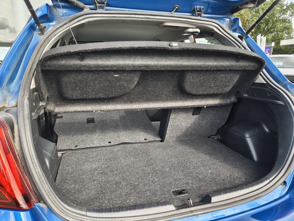 Toyota Yaris 1.5 Hybrid Design | Keyless Start | Airco | Radio | El. Climate - Image 32