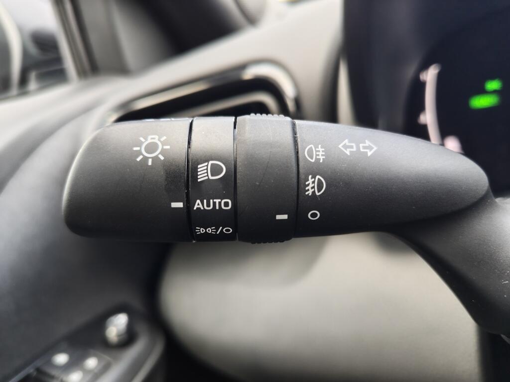 Toyota Yaris Cross 1.5 Hybrid 115 Dynamic | Sensoren v/a | Navi | Stoelverwarming | - Image 11