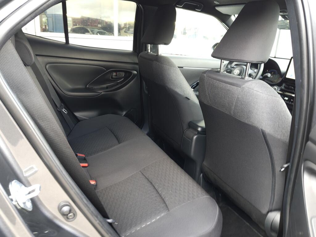 Toyota Yaris Cross 1.5 Hybrid 115 Dynamic | Sensoren v/a | Navi | Stoelverwarming | - Image 29