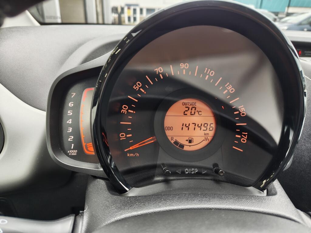 Toyota Aygo 1.0 VVT-i x-play | NL Auto | Airco | Dealer Onderhouden | - Image 10