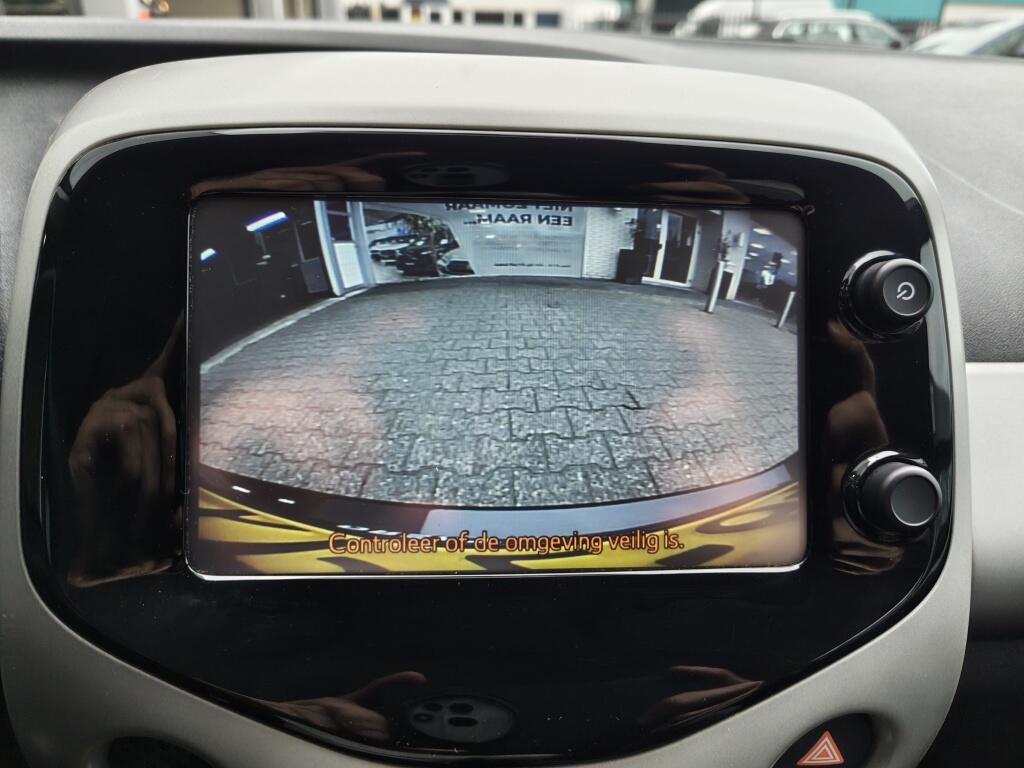 Toyota Aygo 1.0 VVT-i x-play | NL Auto | Airco | Dealer Onderhouden | - Image 16