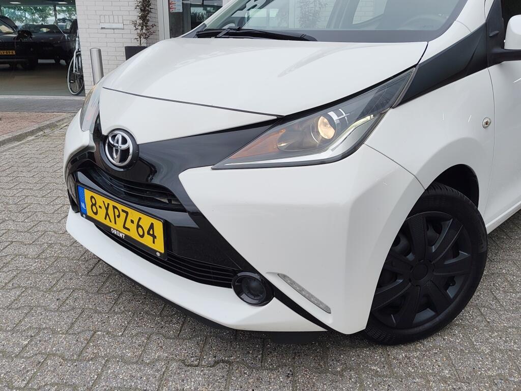 Toyota Aygo 1.0 VVT-i x-play | NL Auto | Airco | Dealer Onderhouden | - Image 2