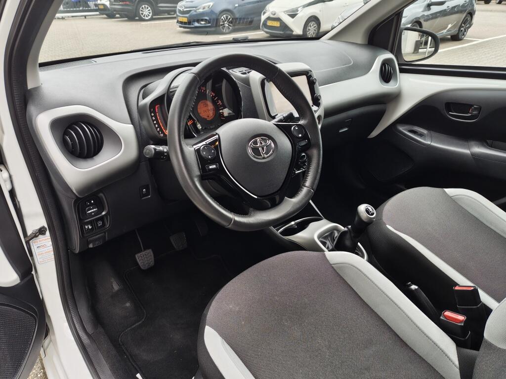 Toyota Aygo 1.0 VVT-i x-play | NL Auto | Airco | Dealer Onderhouden | - Image 22