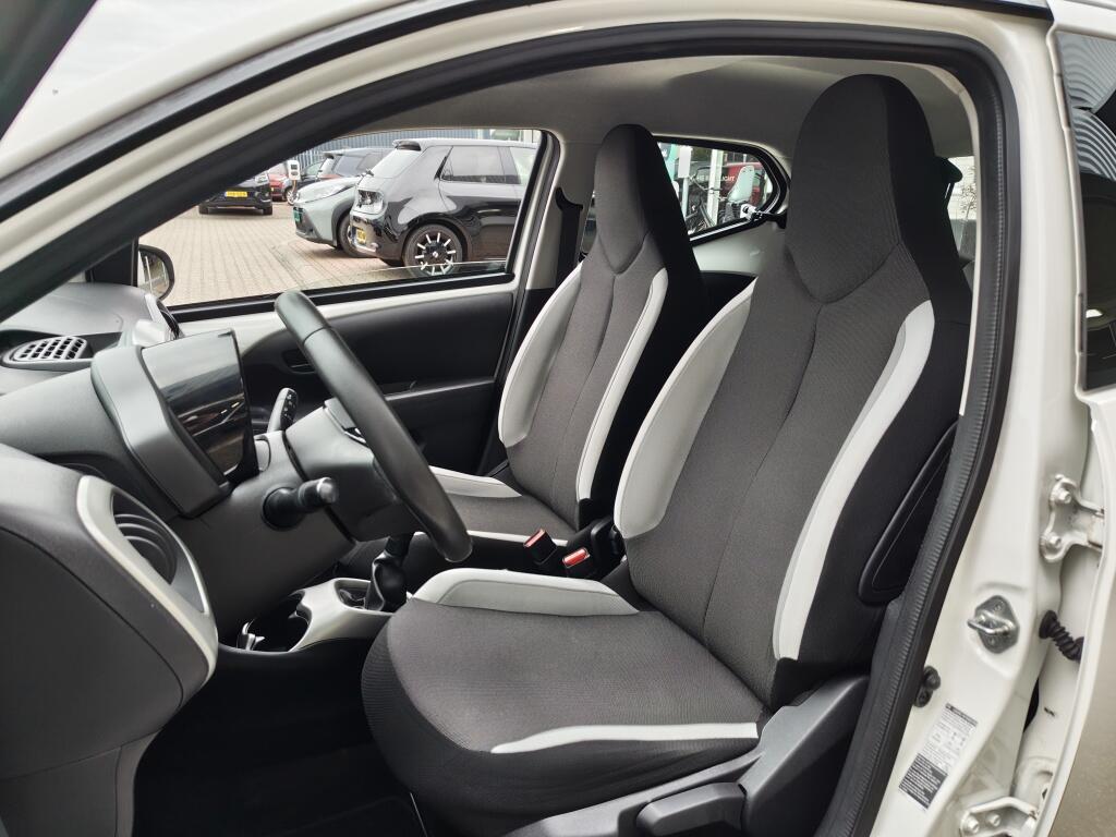 Toyota Aygo 1.0 VVT-i x-play | NL Auto | Airco | Dealer Onderhouden | - Image 23