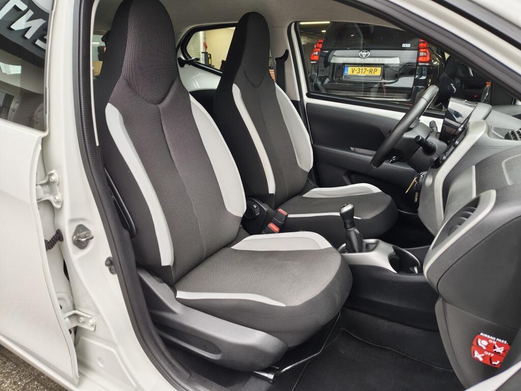 Toyota Aygo 1.0 VVT-i x-play | NL Auto | Airco | Dealer Onderhouden | - Image 24