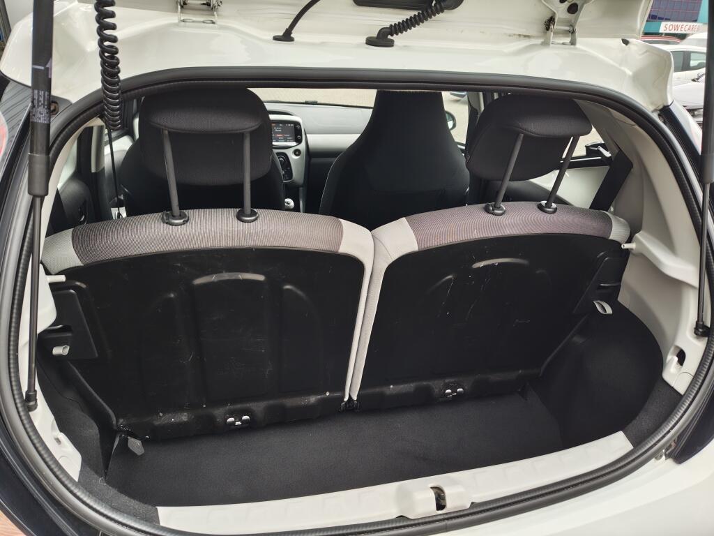 Toyota Aygo 1.0 VVT-i x-play | NL Auto | Airco | Dealer Onderhouden | - Image 27
