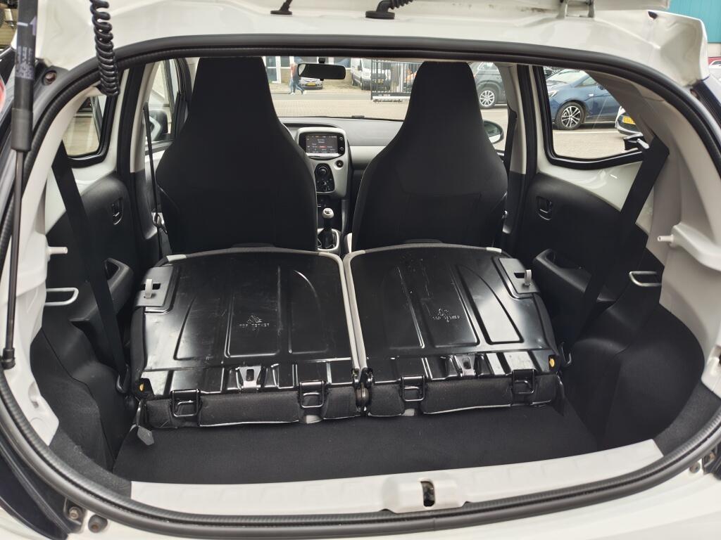 Toyota Aygo 1.0 VVT-i x-play | NL Auto | Airco | Dealer Onderhouden | - Image 28