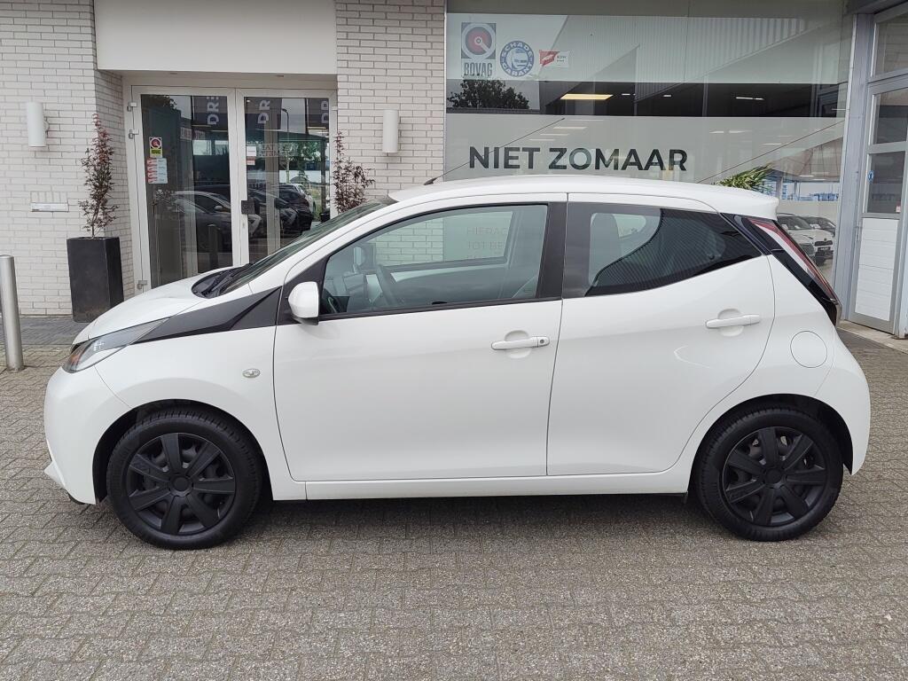 Toyota Aygo 1.0 VVT-i x-play | NL Auto | Airco | Dealer Onderhouden | - Image 3